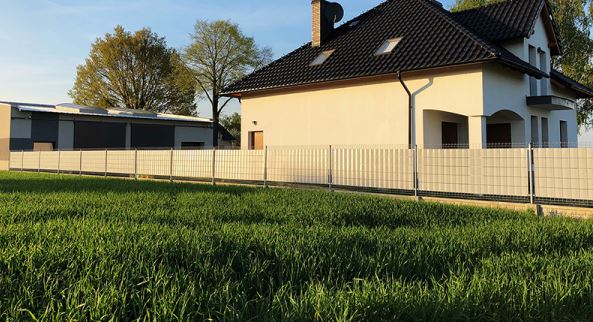 Zaunabdeckfolie 4,75cm x 35m Braun 450g/m2 + Klammern