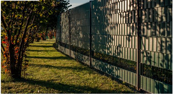 Folie de umbrire pentru gard 4,75cm x 35m Antracit 450g/m2 + cleme
