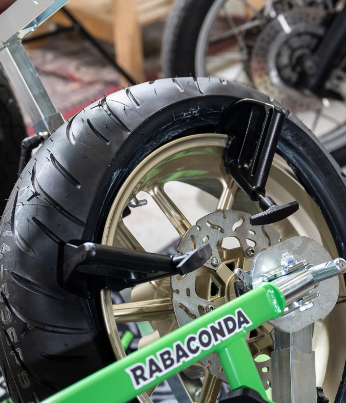 Gumiperem lenyomó DCT