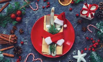 3 tipy ako poskladať servítky na sviatočný stôl