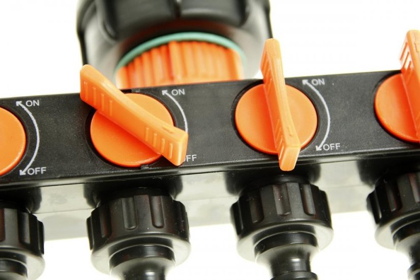 Distribuitor cu 4 supape 1 "-3/4" 1000L IBC, 61 mm NCZ-U