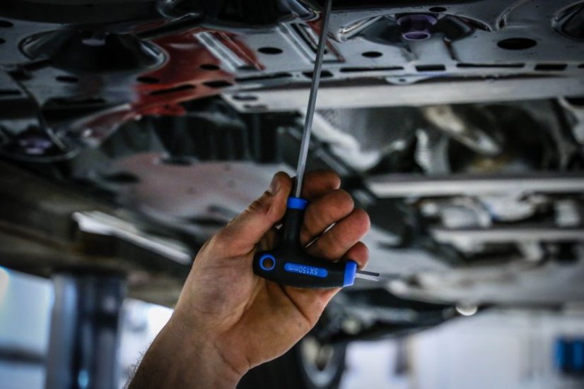 Werkstattwagen mit 251 Werkzeugen TA212