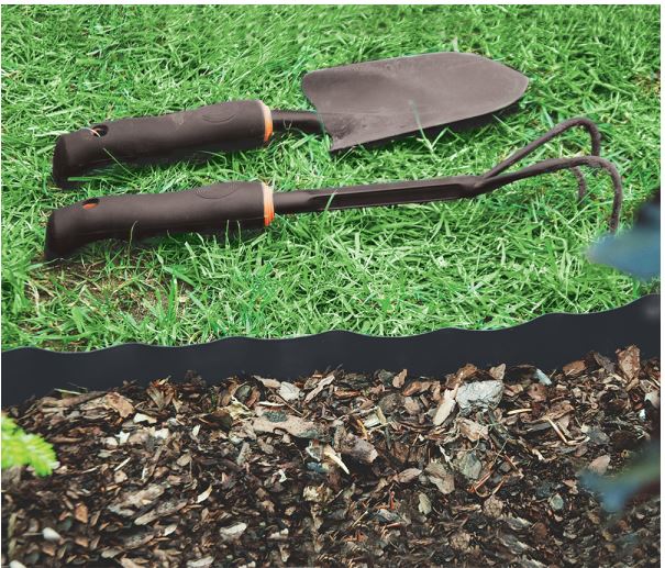 Hullámos műanyag ágyásszegély 20cmx9m fekete