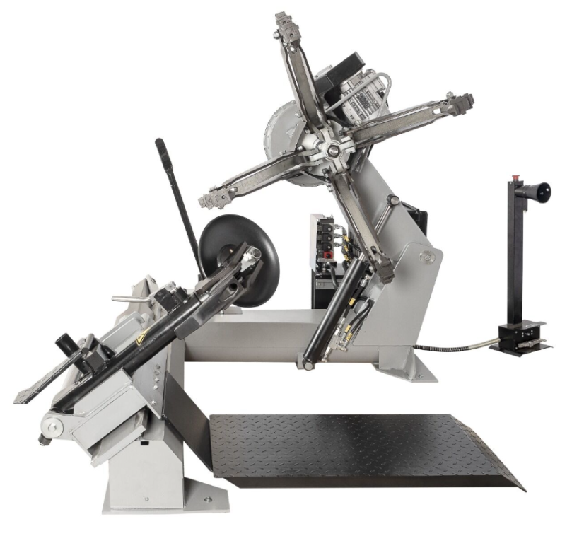 Teherautó gumiszerelő gép TCS 656