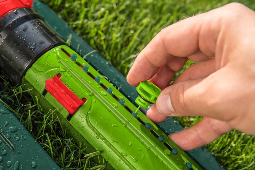 Oszillierender Sprühapparat, Sprühfläche 15 x 19 m, 16 Sprühdüsen, Düsenreinigungsnadel 15G772