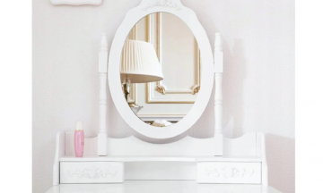 Öltözőasztal: Hollywoodi sláger az ön hálójában