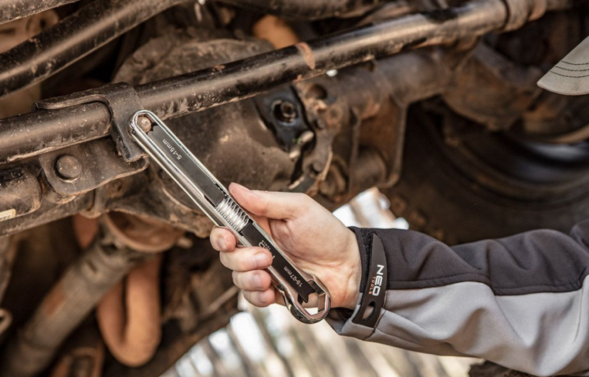 Állítható kétoldalas gyűrűs villáskulcs,  Neo 5-27 mm