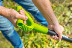 Lopată dreaptă, mâner metalic, cap întărit, mâner din plastic 15G011