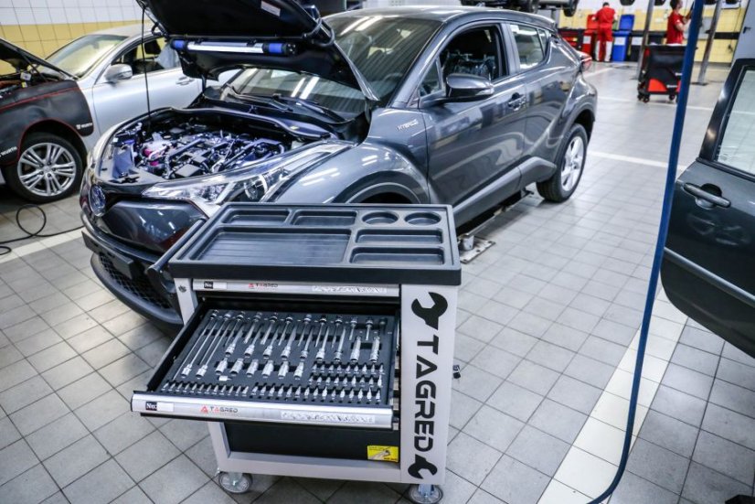 Werkstattwagen mit 251 Werkzeugen TA212