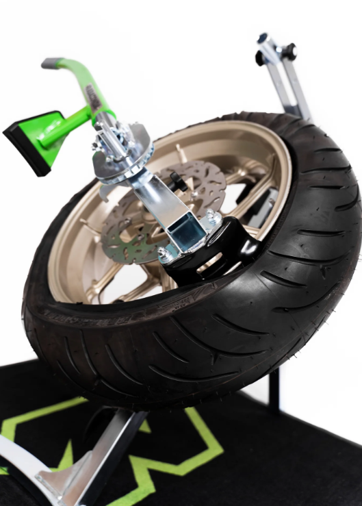 Gumiabroncs váltó országúti motorkerékpárokhoz SBTC