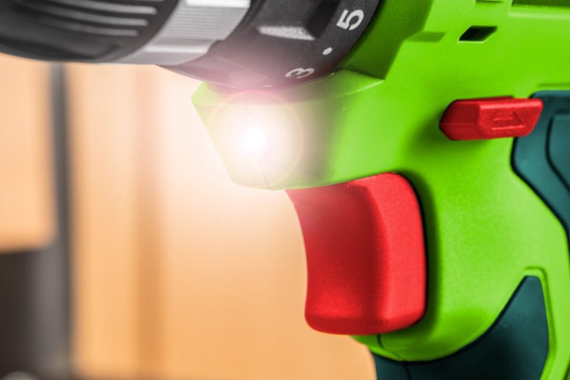 Akku-Bohrschrauber 2 x 20V, Li-Ion/1,5Ah, Koffer + Taschenlampe 50G293