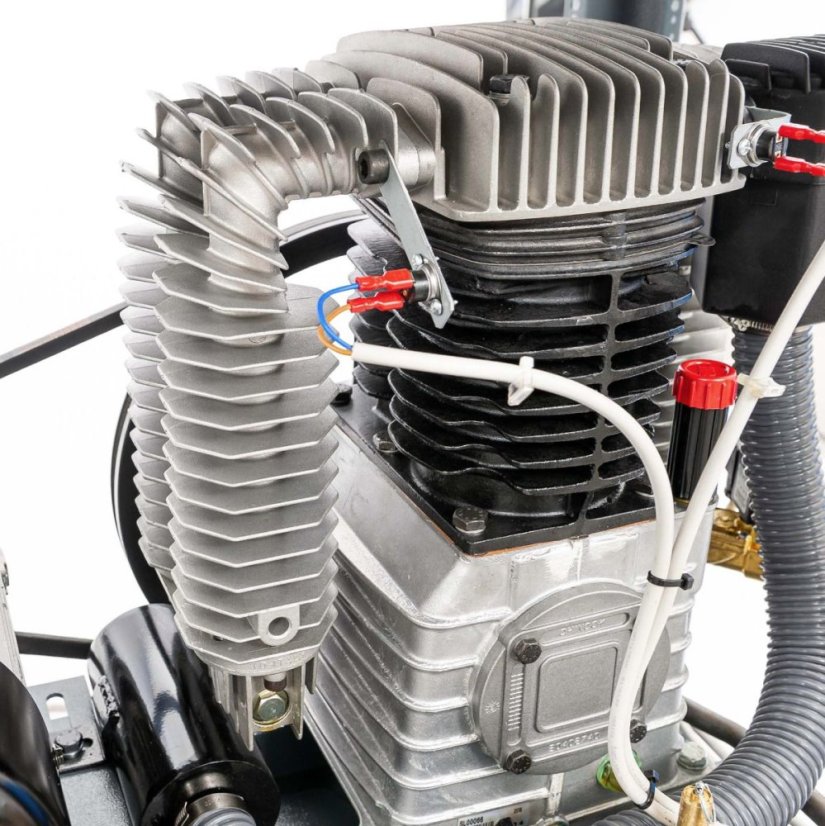 Csendes kétdugattyús kompresszor APZ 900+ 10 bar 7,5 LE/5,5 kW 400V 665 l/min 3 l - csillag-delta csatlakozás 34650-S