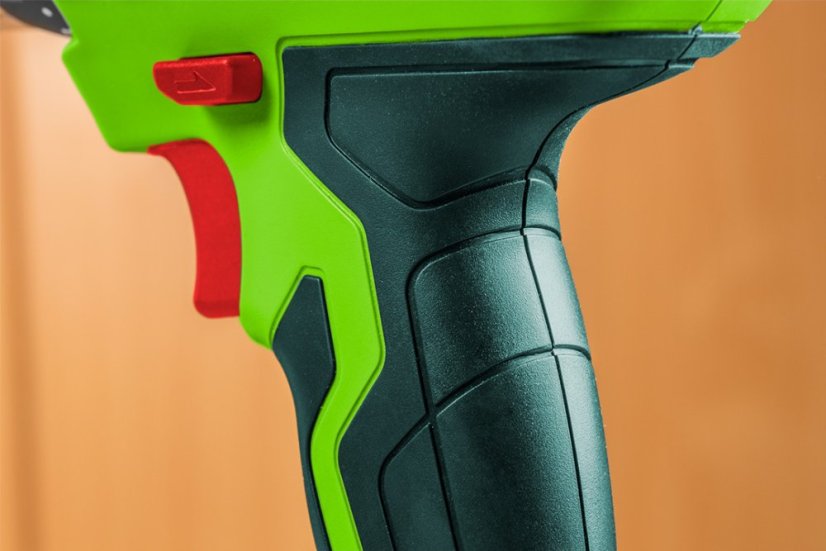 Akku-Bohrschrauber 2 x 20V, Li-Ion/1,5Ah, Koffer + Taschenlampe 50G293