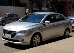 Loketní opěrka Peugeot 301 - Armster 2, černá, eko-kůže