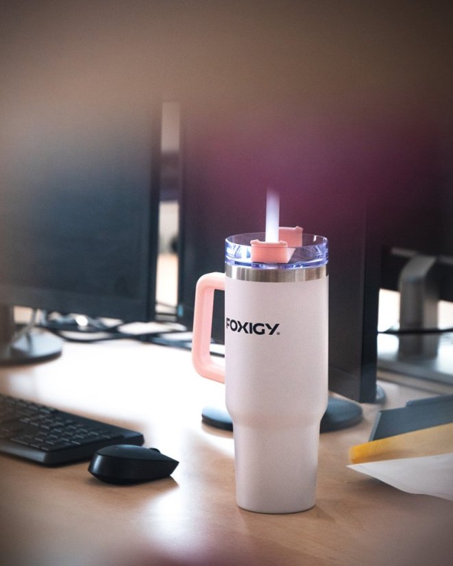 Termohrnček do auta so slamkou 1200 ml Fuchsia