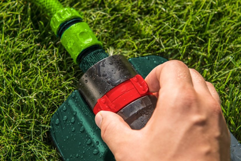 Oszillierender Sprühapparat, Sprühfläche 15 x 19 m, 16 Sprühdüsen, Düsenreinigungsnadel 15G772