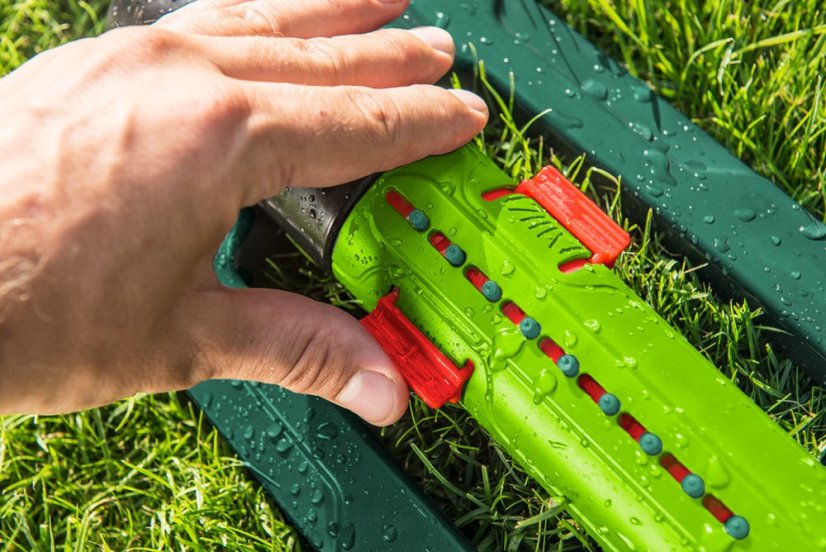 Oszillierender Sprühapparat, Sprühfläche 15 x 19 m, 16 Sprühdüsen, Düsenreinigungsnadel 15G772