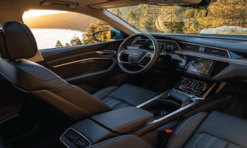 Lakťová opierka na Audi: 3 + 1 výhoda, prečo si kúpiť lakťovku