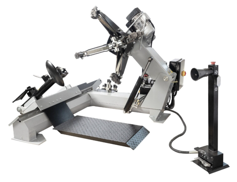 Teherautó gumiszerelő gép TCS 656