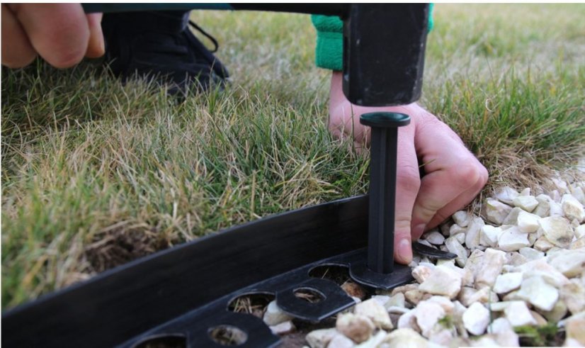 Kunststoff-Randstein 40mm 20m mit Stiften Elasteo