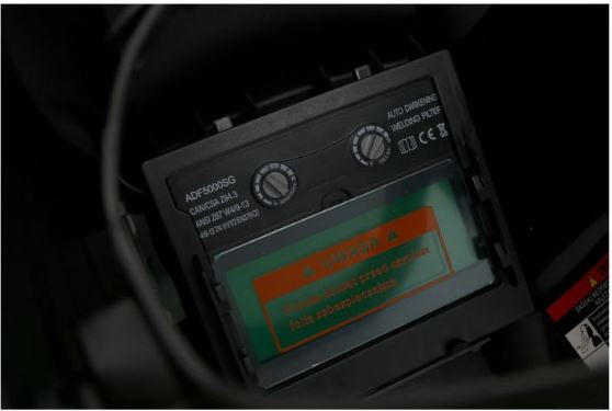 Önsötétedő hegesztőmaszk KD1893