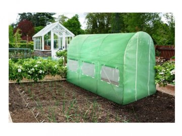 Razlika između bijele i zelene folije za plastenik: Koju odabrati?