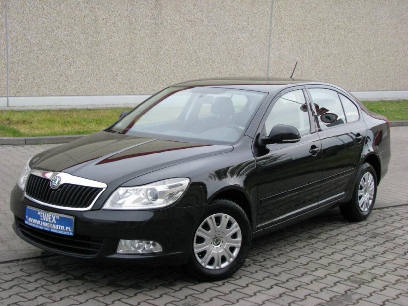 Cotieră Škoda OCTAVIA 2 (1Z), negru, piele ecologică