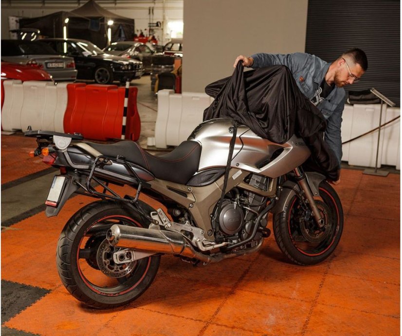 Motortakaró ponyva beltéri 220x105x130 cm 10-472